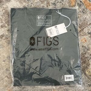 Figs Scrub top